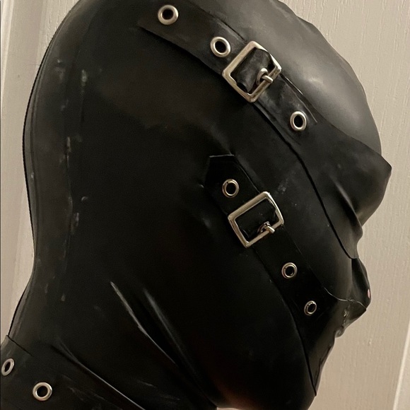 Latex Hood/Mask Rear Zip with Mouth, Eye Patches - Picture 2 of 4